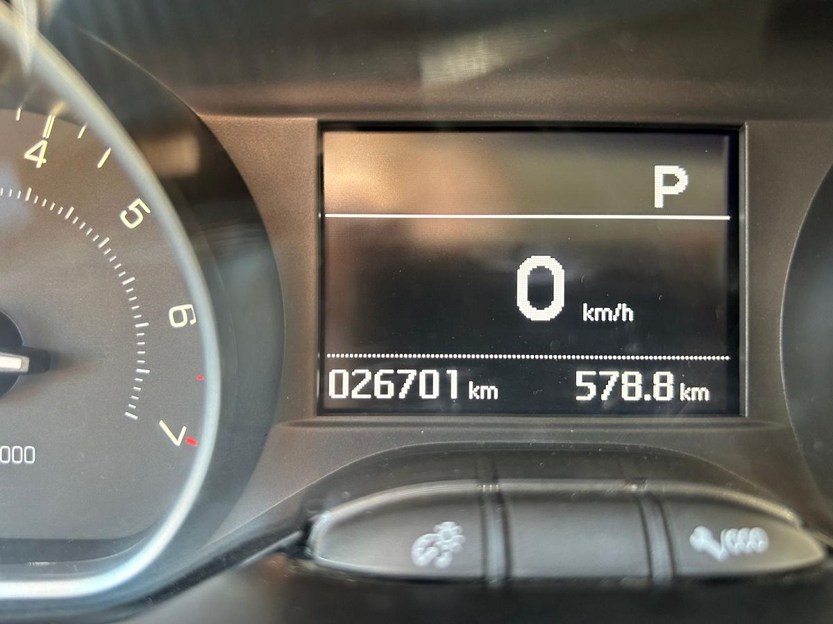 PEUGEOT 208 1.2 E-THP TECH EDITION AUTO SPANISH LHD IN SPAIN 16000 MILES 2019